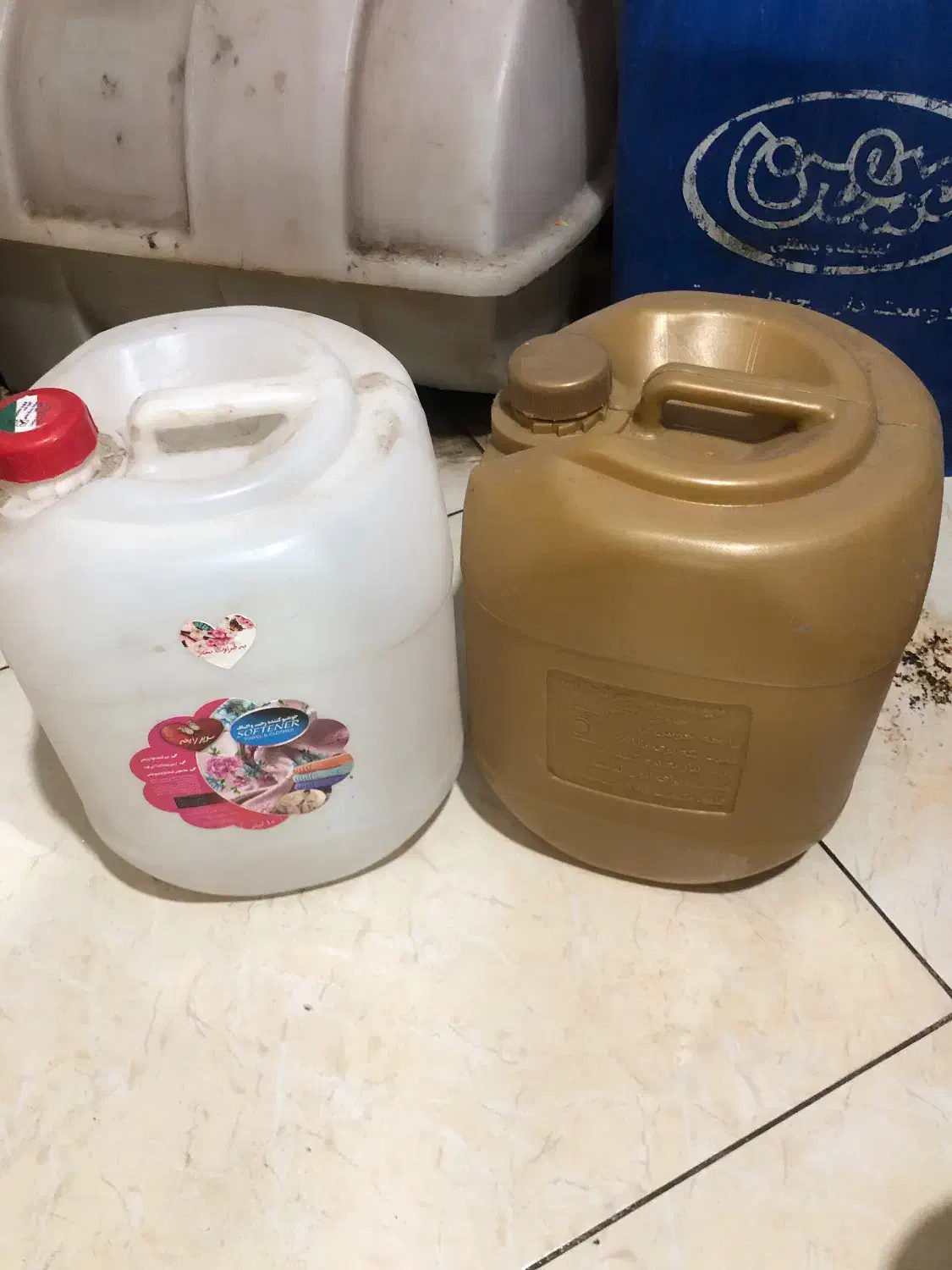 گالن ۱۰ لیتری|ظروف نگهدارنده، پلاستیکی، یک‌بارمصرف|بیرجند, |دیوار