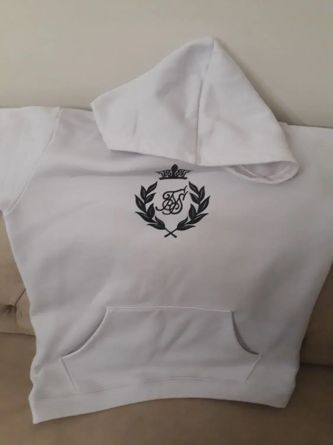 هودی سفید کاملا نو ، دو ایکس لارژ متوسط|لباس|بندر انزلی, باغ زمانی|دیوار