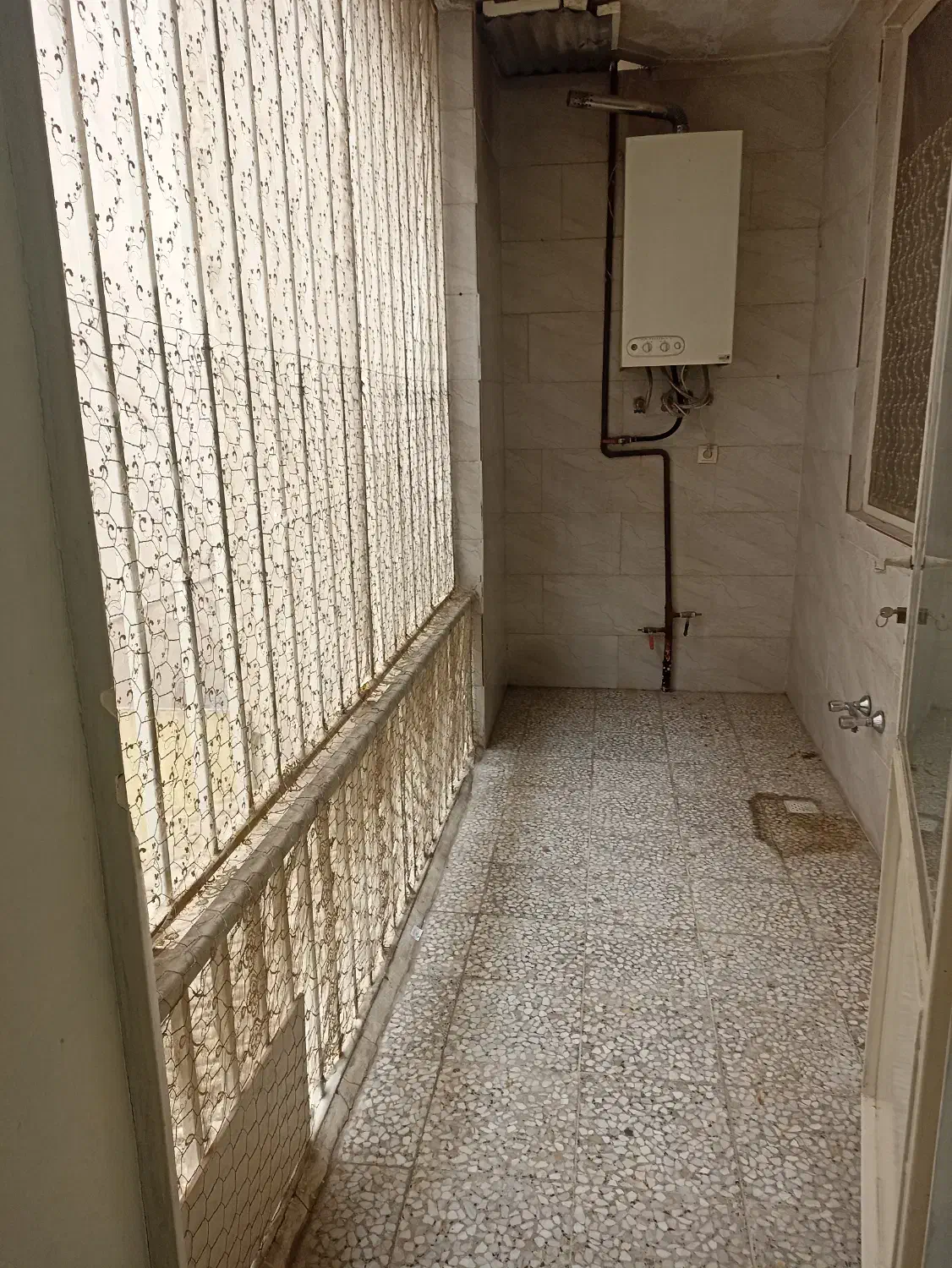 140 متر آپارتمان طبقه اول ویلایی علامه امینی شمالی