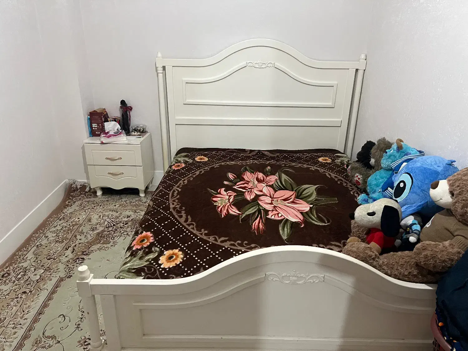 تخت دو نفره|تخت و سرویس خواب|رباط‌کریم, رباط‌کریم|دیوار