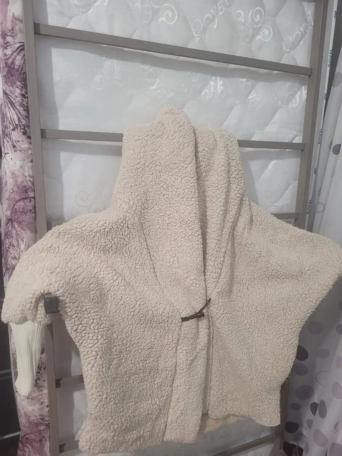 هودی|لباس|پردیس, فاز ۲|دیوار