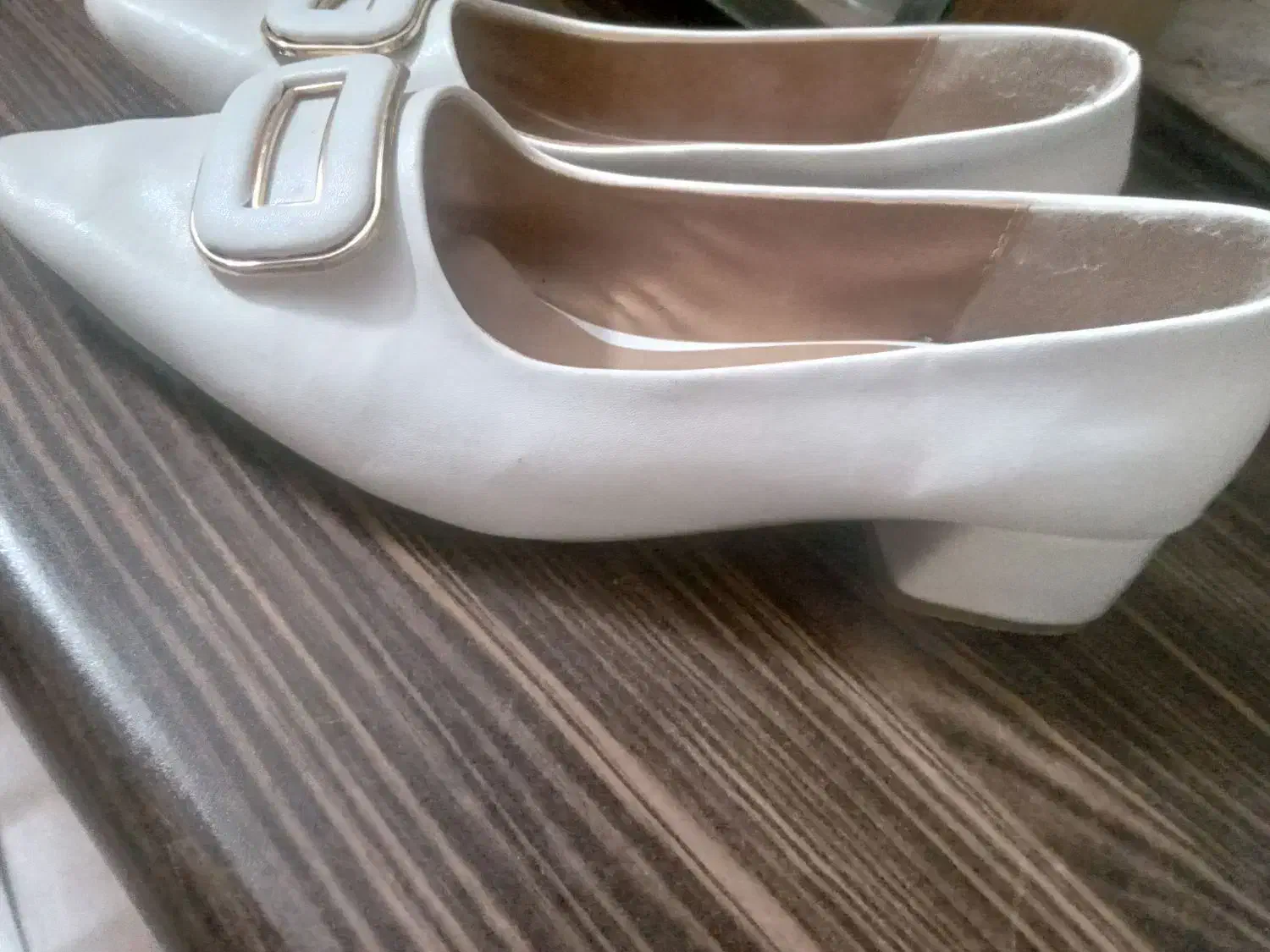 کفش|کیف، کفش، کمربند|نیشابور, هفده شهریور|دیوار