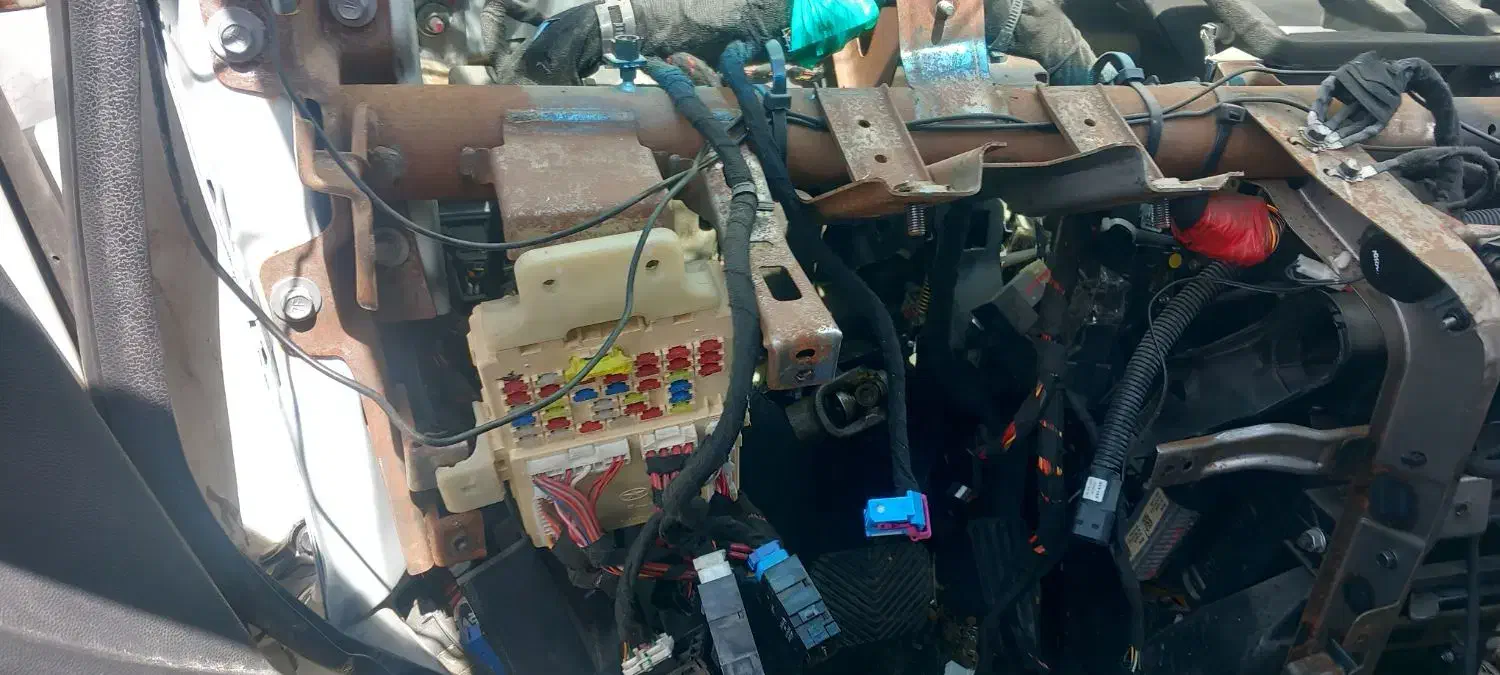 برق خودرو و باطریسازی تخصصی سیار ۲۴|خدمات موتور و ماشین|اراک, |دیوار