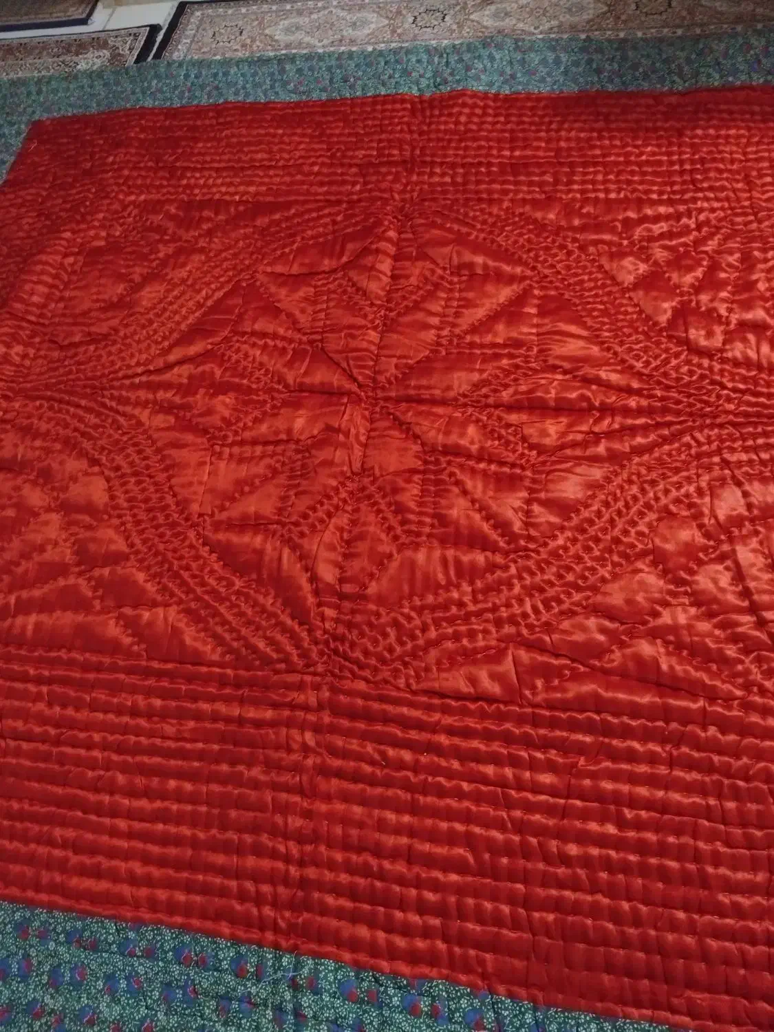 به عنوان مهاجرت|رختخواب، بالش، پتو|اندیشه, اندیشه فاز ۱|دیوار