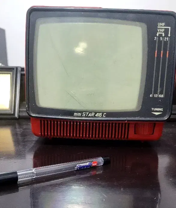 تلوزیون کوچیک قدیمی|کلکسیون اشیاء عتیقه|تهران, کوثر|دیوار