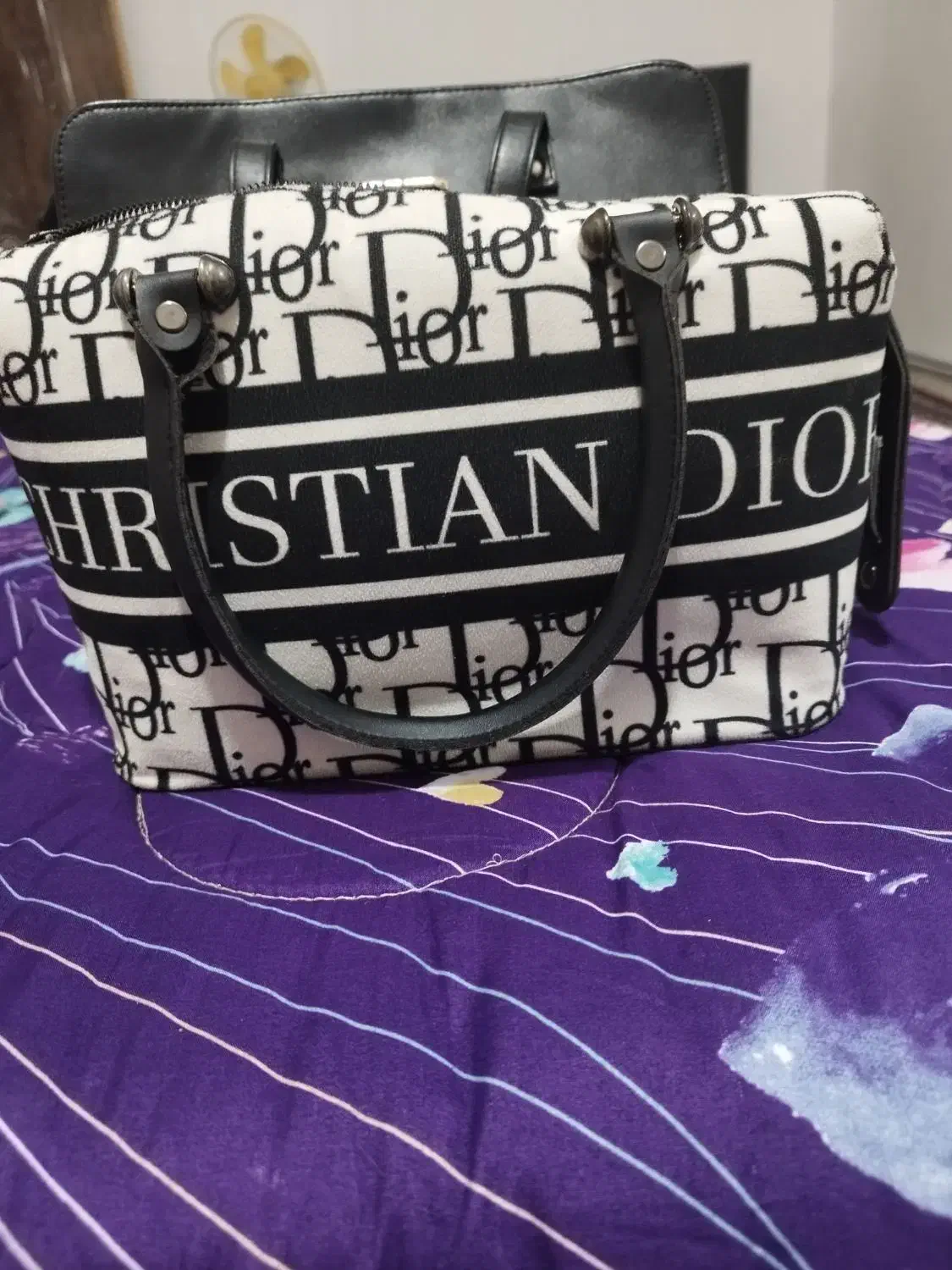 کیف های در حد نو|کیف، کفش، کمربند|شاهین دژ, |دیوار