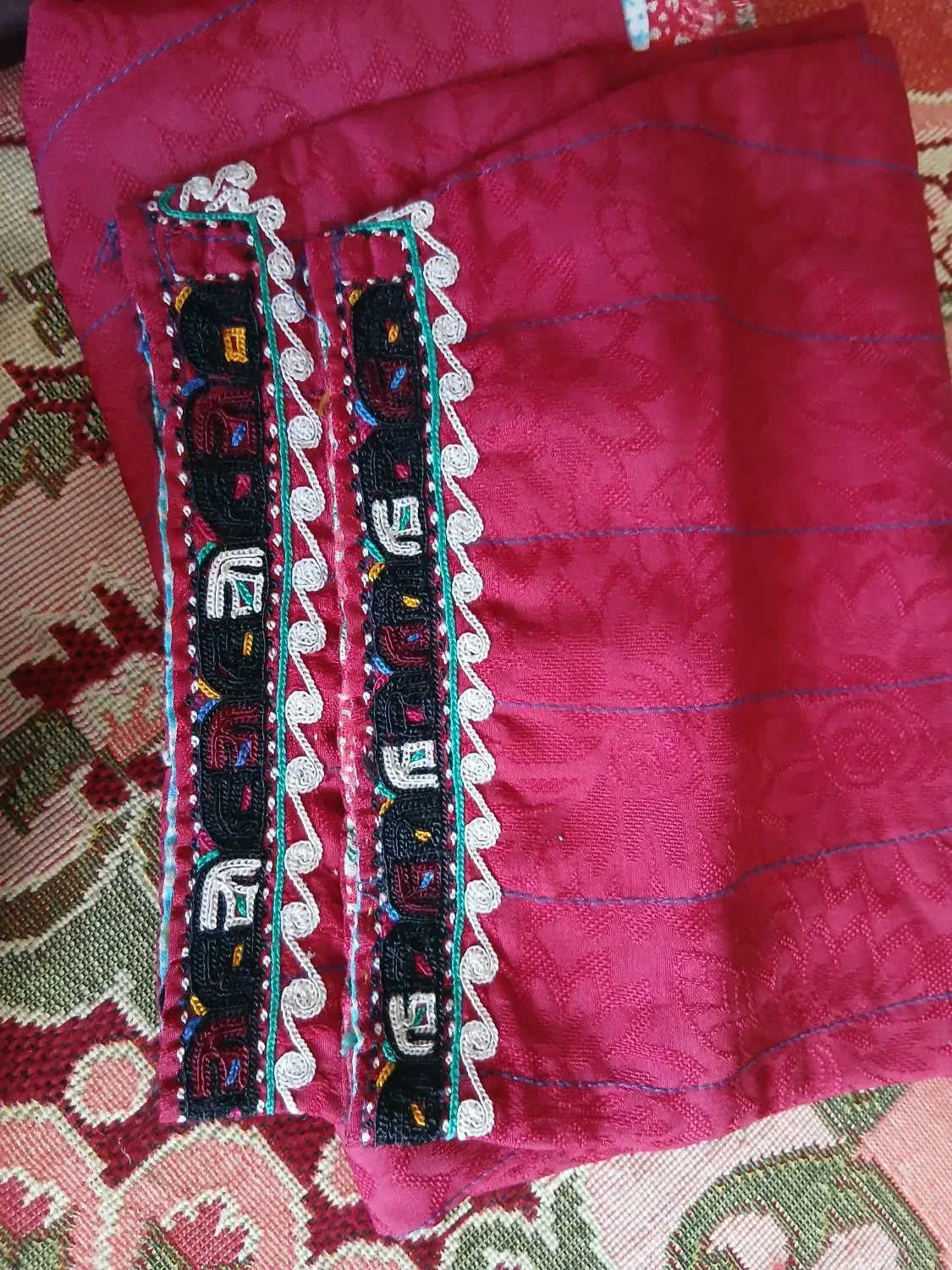 تعدادی بالق نو برای بقچه و پوشیدن|لباس|آق قلا, |دیوار