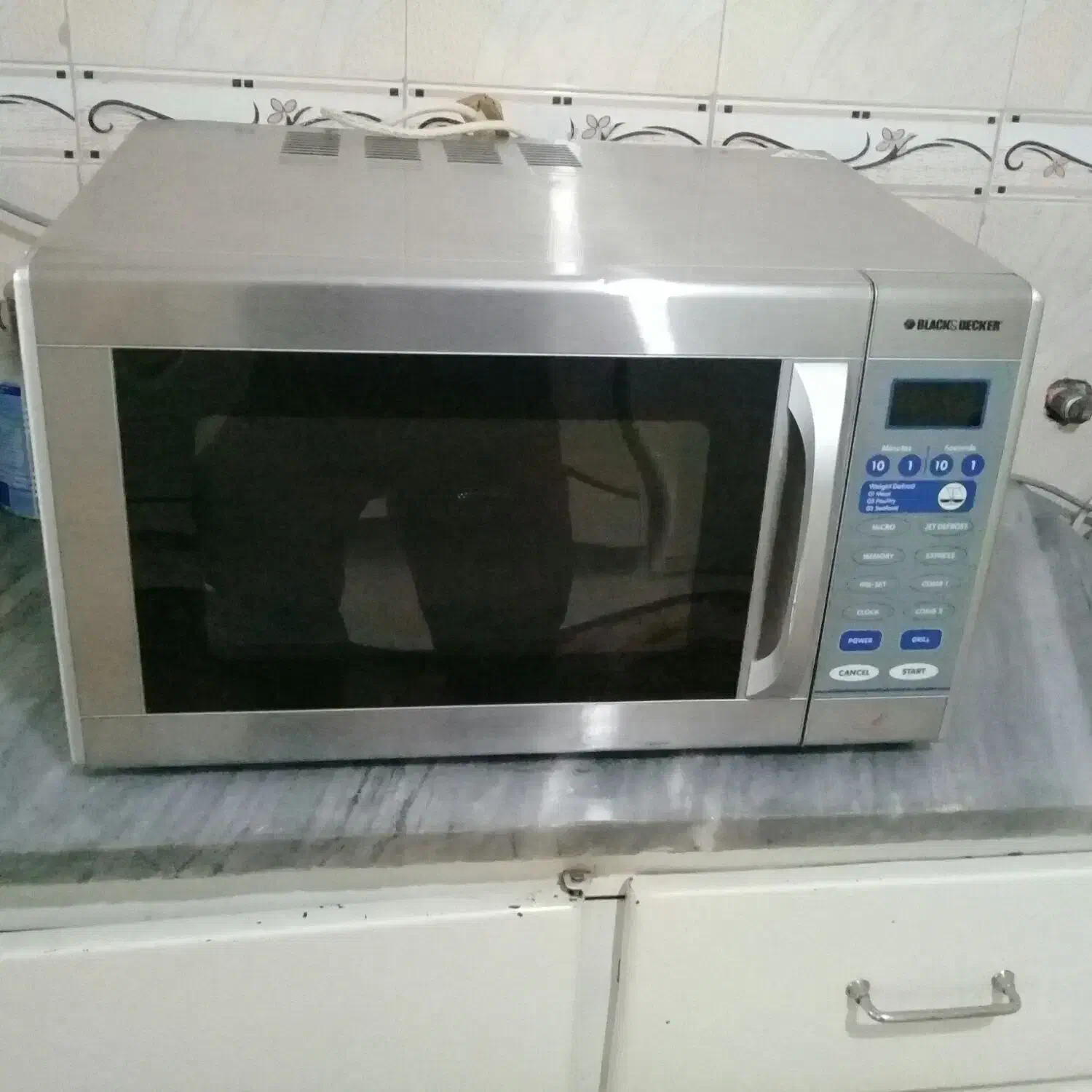 ماکروفرسالم درحد نو بدون تعمیر کم استفاده شده|اجاق گاز و لوازم برقی پخت‌وپز|همدان, |دیوار