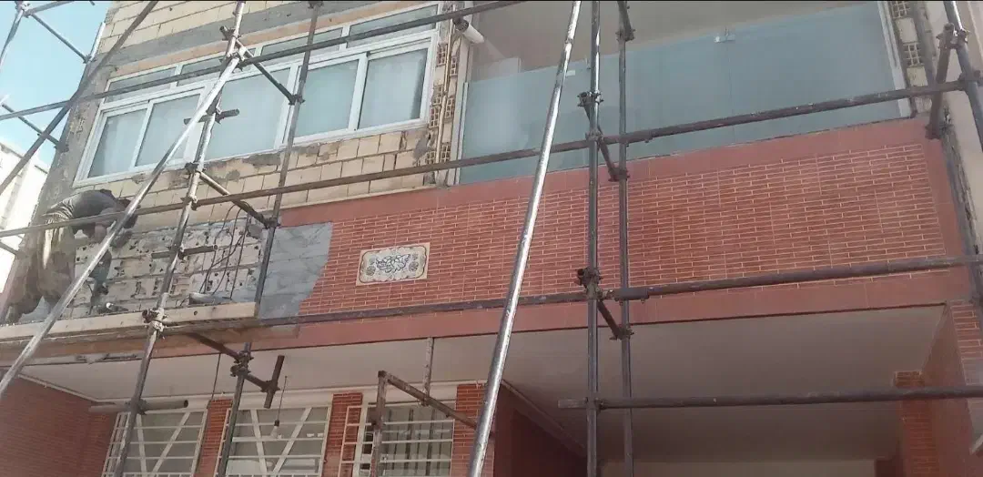 تخریب بازسازی اجرنما کاشی سرامیک ایزوگام|خدمات پیشه و مهارت|فولادشهر, B4|دیوار