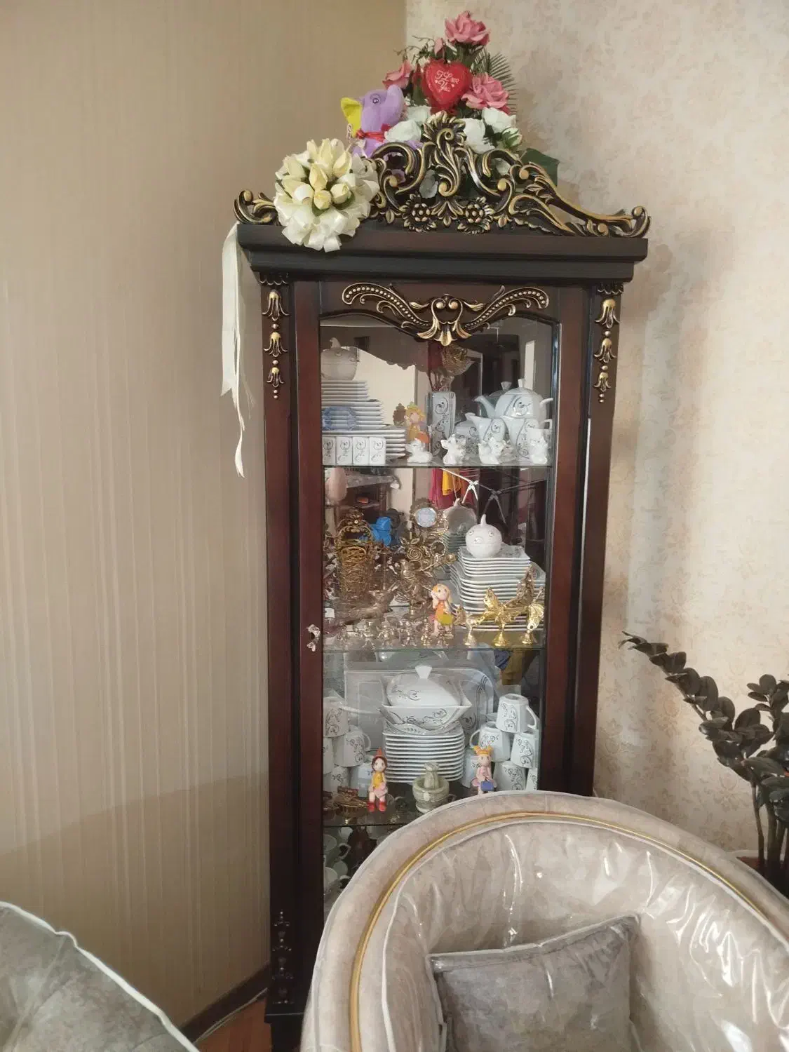 بوفه چوبی|بوفه، ویترین، کنسول|مهاجران, |دیوار