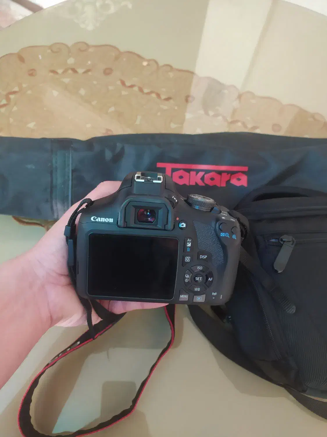 دوربین عکاسی کانن/ کنون ۲۰۰۰D با لنز ۱۸-۱۳۵|دوربین عکاسی و فیلمبرداری|گلبهار, شهر جدید گلبهار|دیوار