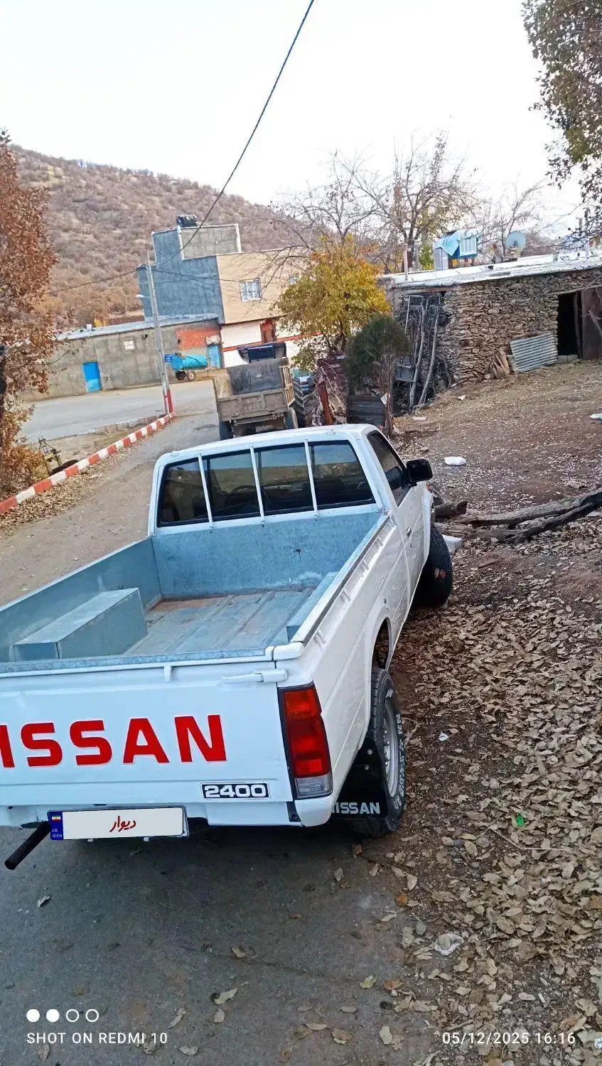 نیسان۲۴۰۰بدنه اب رنگ|خودرو سواری و وانت|سنندج, |دیوار