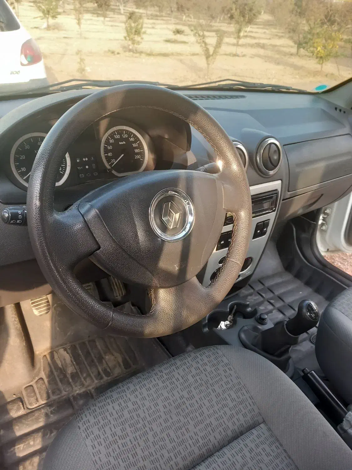 L90 مدل ۹۵ فوق العاده تمیز e2 فول|خودرو سواری و وانت|مشهد, دانشجو|دیوار