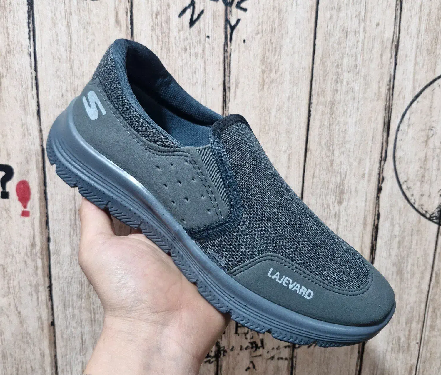 انواع کتانی سبک وراحت|کیف، کفش، کمربند|تالش, تالش|دیوار