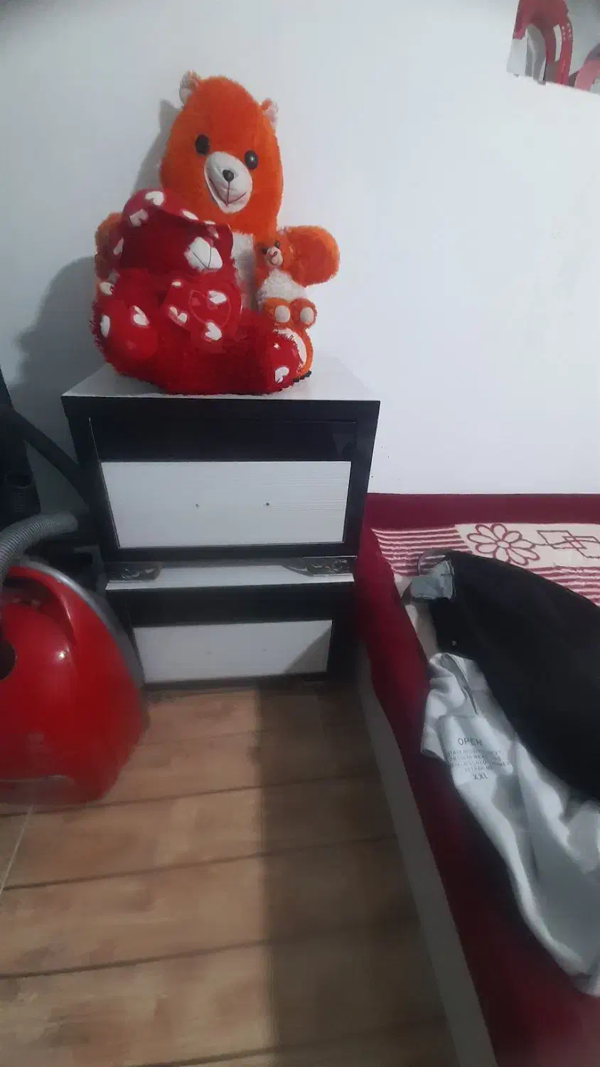 تخت خواب و میز آرایش|تخت و سرویس خواب|ماکو, |دیوار