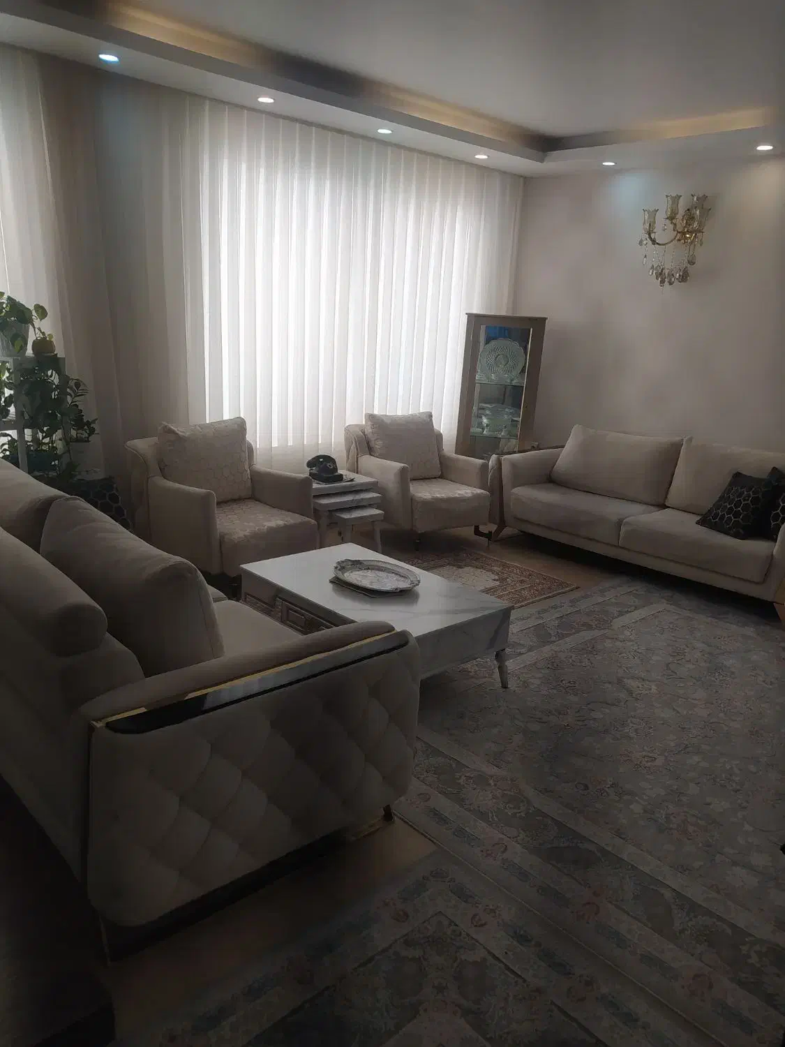 مبلمان تخت خوابشو|مبلمان خانگی و میز عسلی|قم, باسکول|دیوار