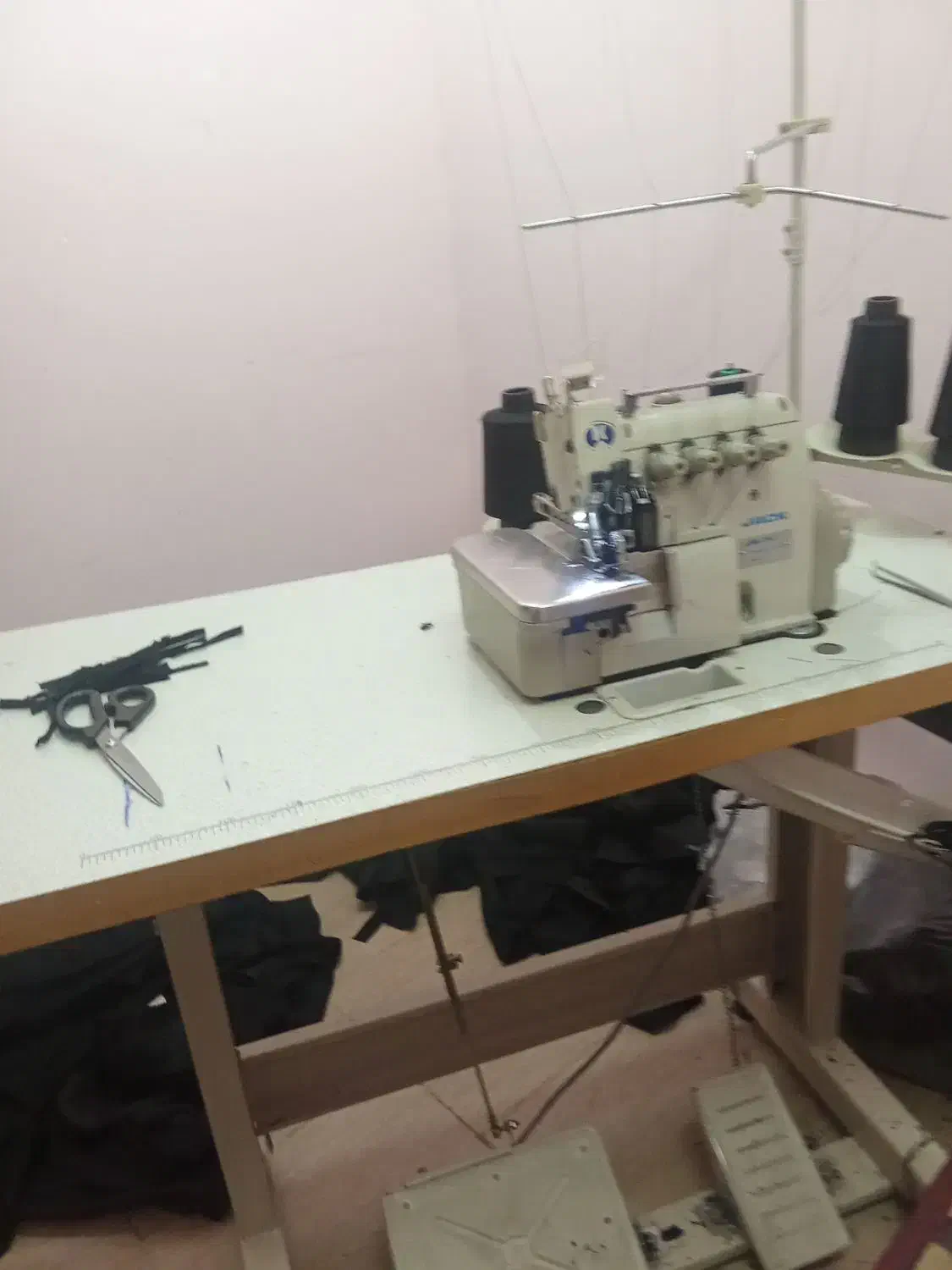 چرخ سردوز پنج‌ نخ|چرخ خیاطی و ریسندگی|سبزوار, قدس|دیوار