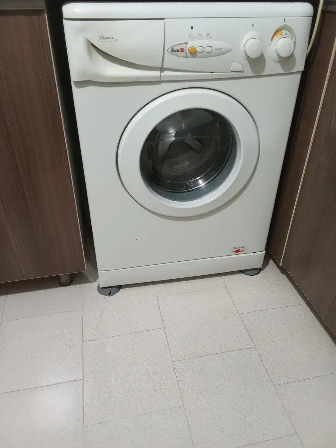 ماشین لباسشویی آبسال|ماشین لباسشویی و خشک‌کن لباس|بهار, |دیوار