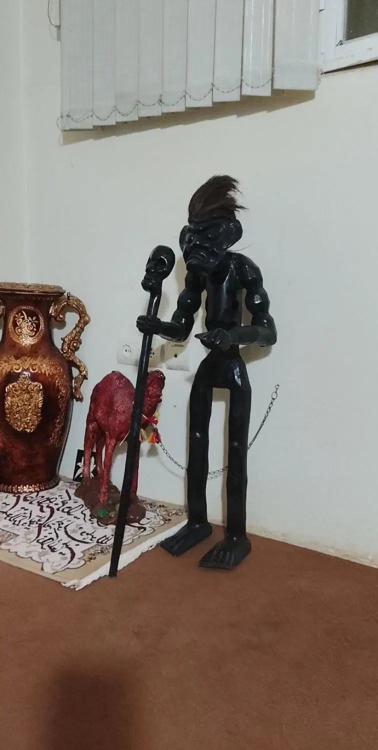 مجسمه قدیمی|کلکسیون اشیاء عتیقه|میانه, |دیوار