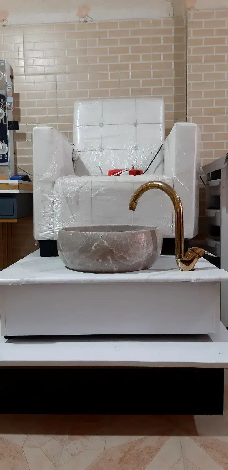 صندلی پدیکور|آرایشگاه و سالن‌های زیبایی|کرمانشاه, |دیوار