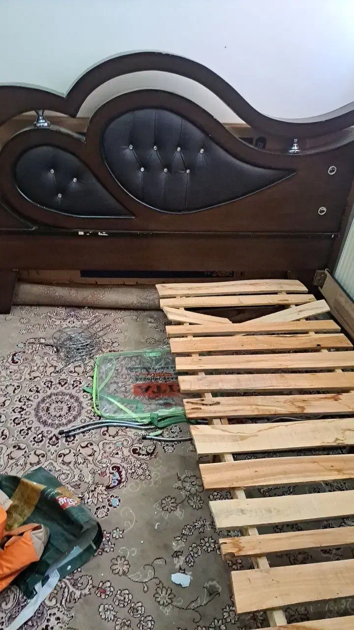 تخت دونفره یه کفی شکسته|تخت و سرویس خواب|گلبهار, شهر جدید گلبهار|دیوار