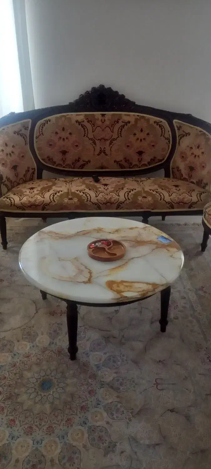 یه سرویس مبل ۷نفره با میز غذا خوری بفروش میرسد|مبلمان خانگی و میز عسلی|گنبد کاووس, |دیوار