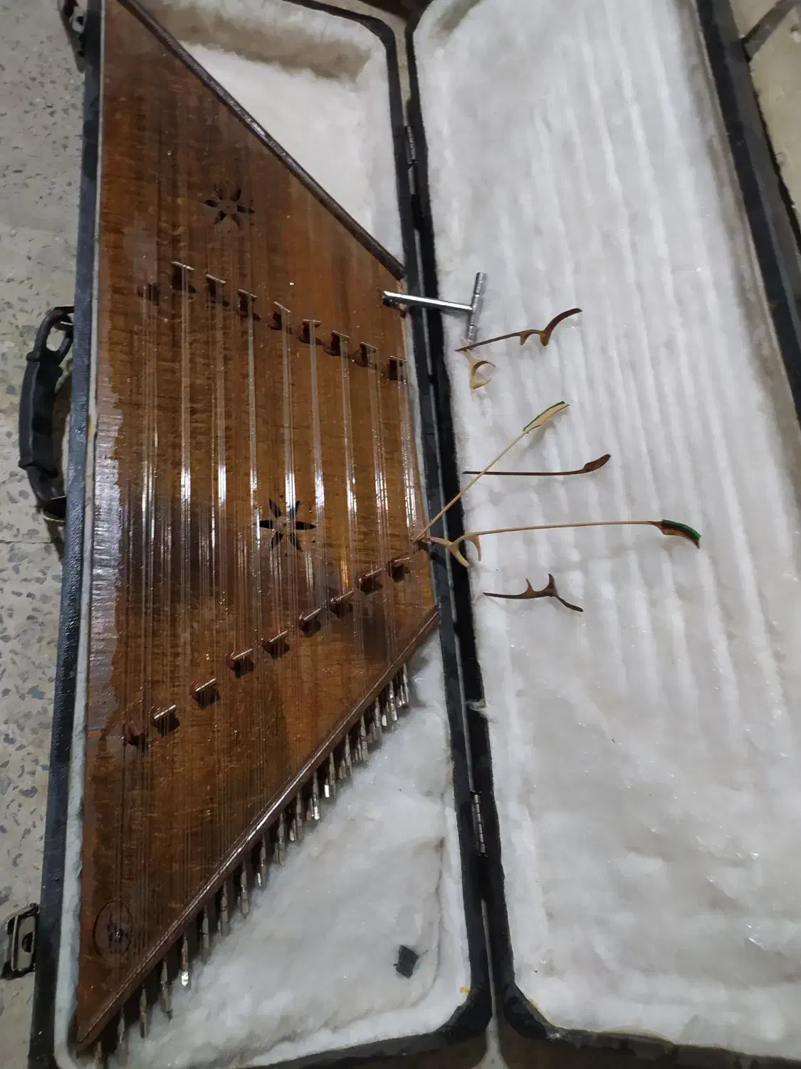 سنتورشاهین|سازهای سنتی|نجفآباد, ویلاشهر|دیوار