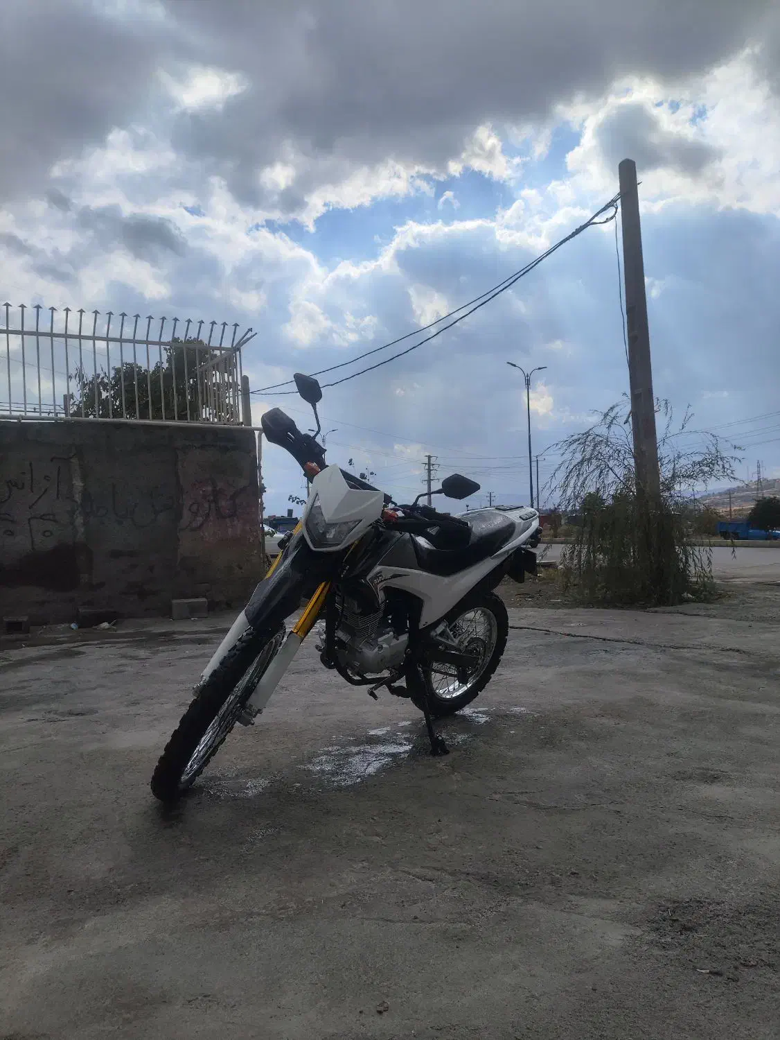 موتور تریل ۲۰۰ پرواز مدل۴۰۳|موتورسیکلت|کامیاران, |دیوار