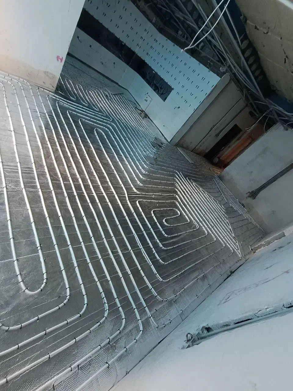 نصب کاغذ دیواری دوربین سقف و کناف برقکاری لوله‌کشی|خدمات پیشه و مهارت|گلبهار, شهر جدید گلبهار|دیوار