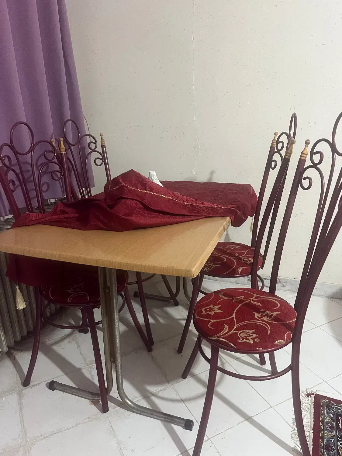 میز و ۴صندلی کاملا سالم|میز و صندلی غذاخوری|ساری, |دیوار