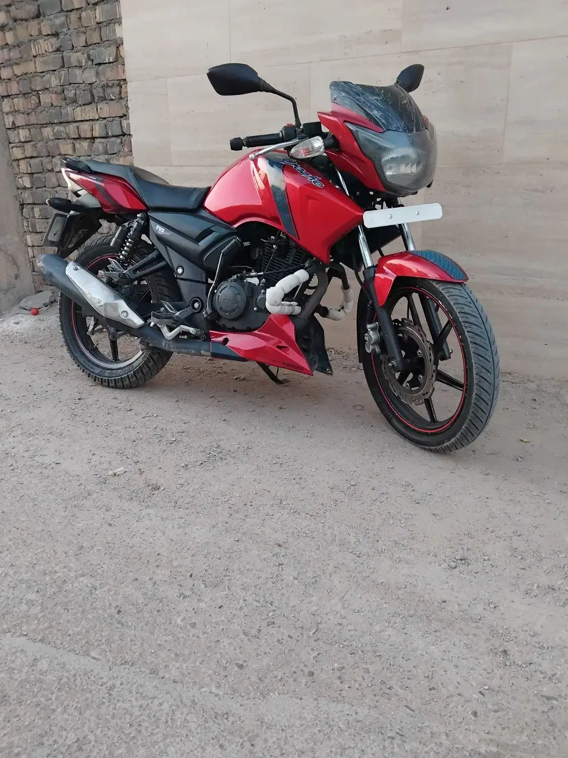 آپاچی تمیز|موتورسیکلت|اسفراین, |دیوار