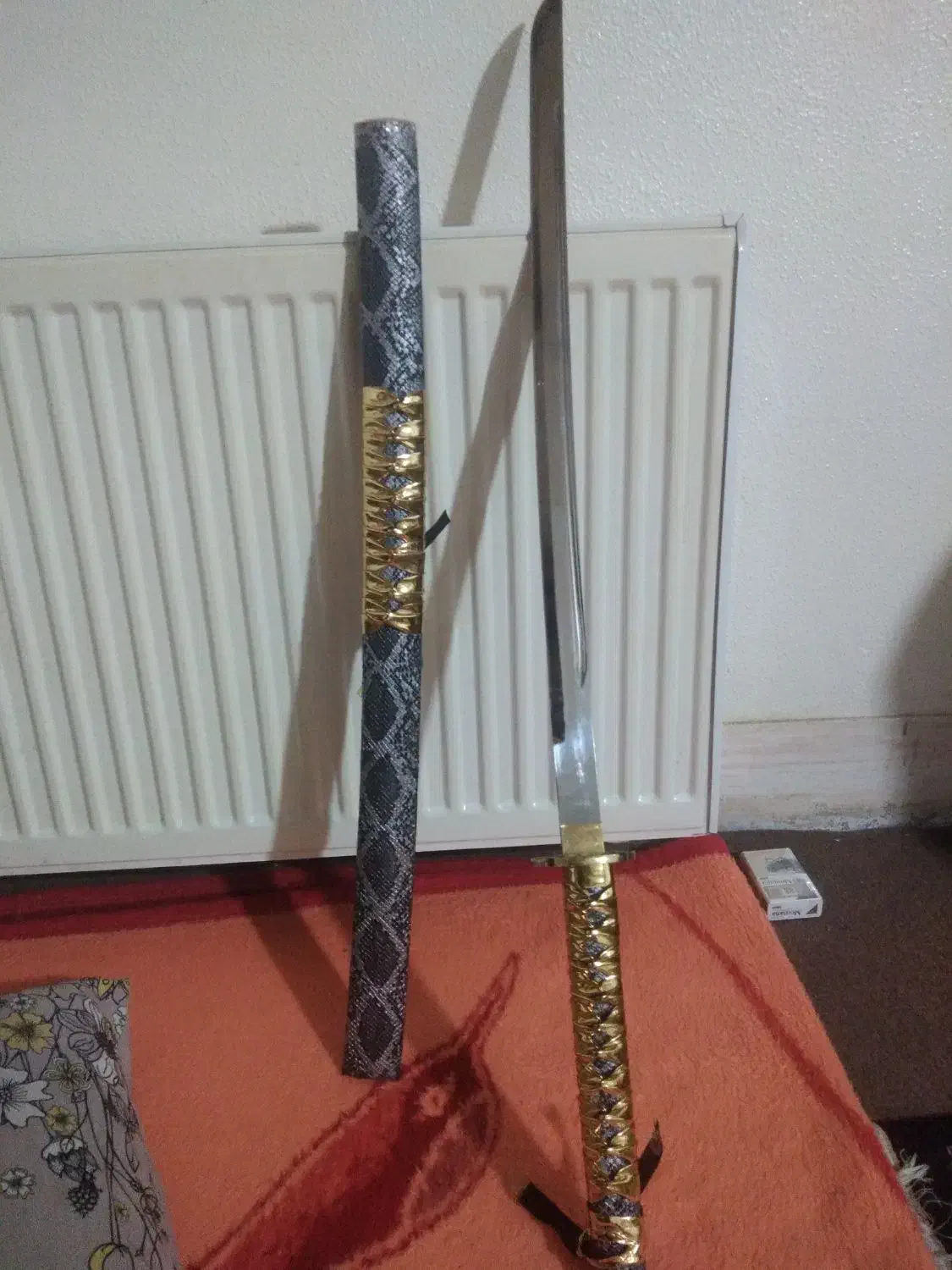 شمشیر نینجا|کلکسیون اشیاء عتیقه|شاهین‌شهر, گرگاب|دیوار