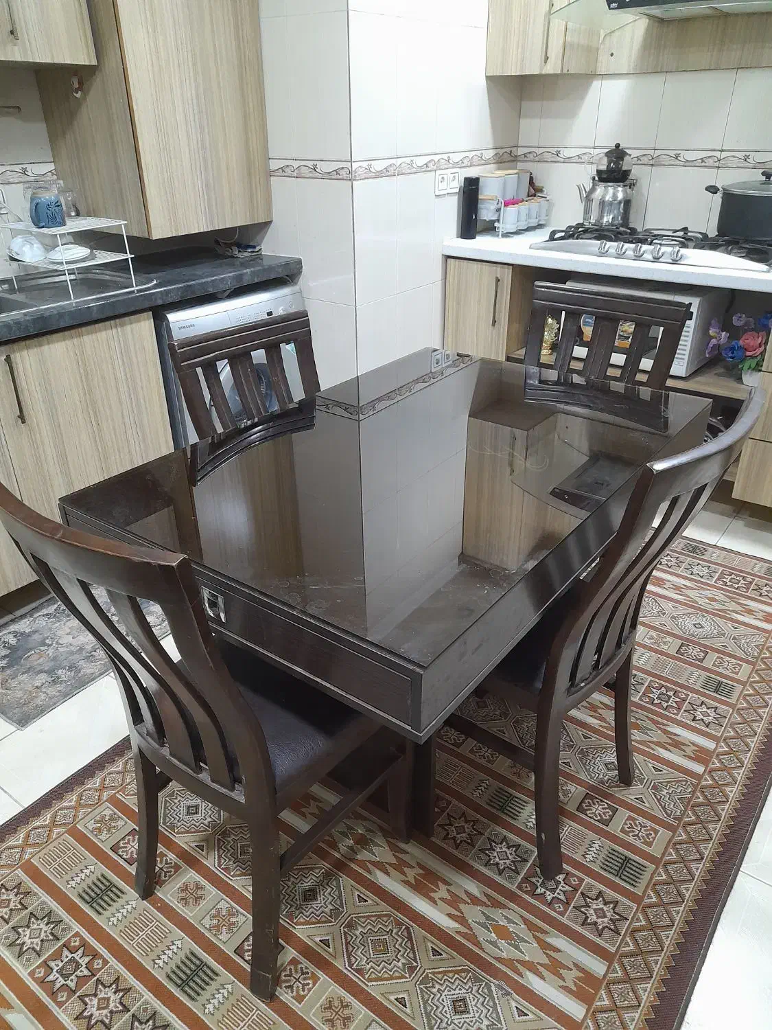 میز غذا خوری|میز و صندلی غذاخوری|مشکین‌دشت, |دیوار