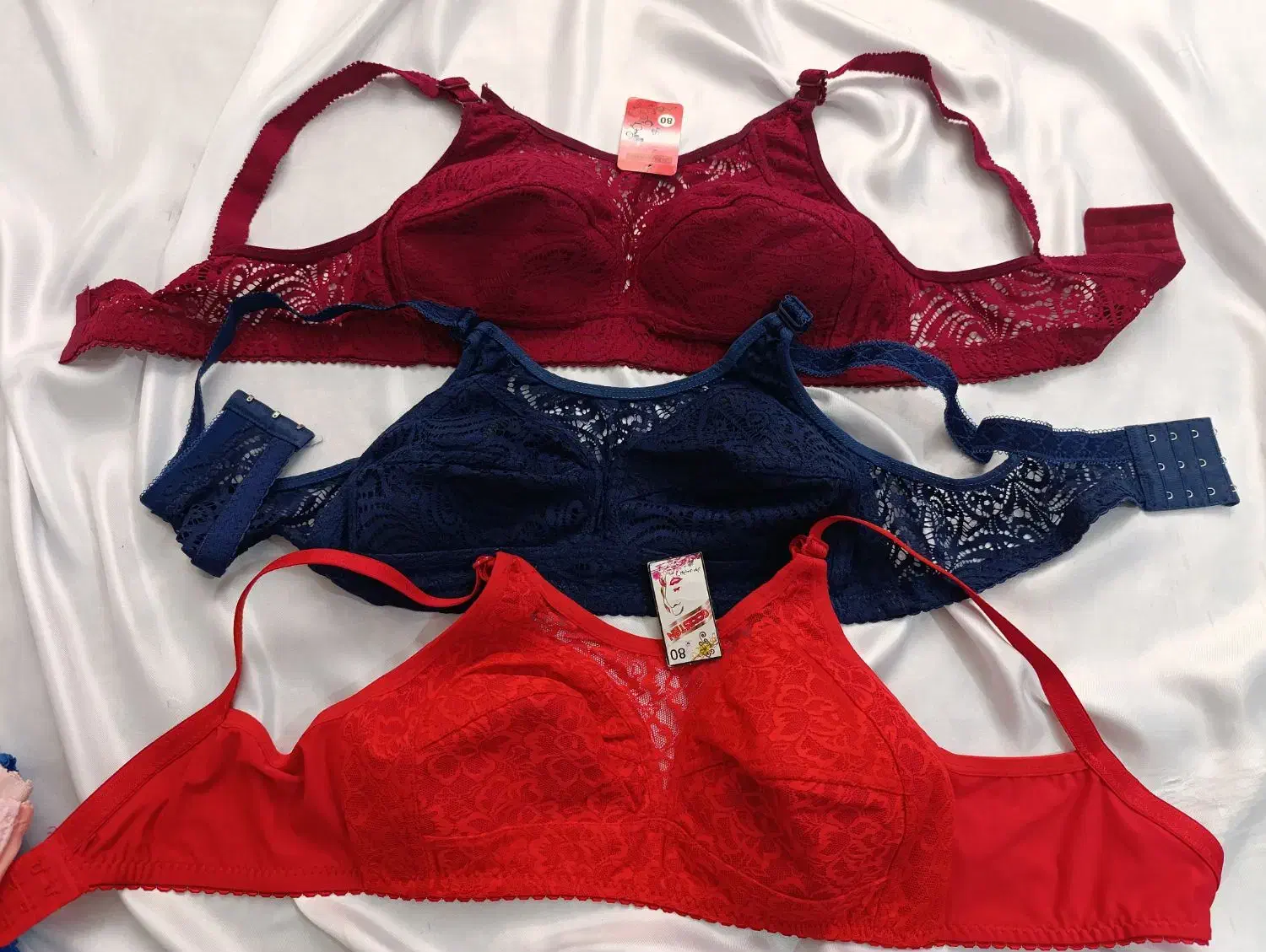 سوتین و شورت و جوراب|لباس|شوشتر, |دیوار