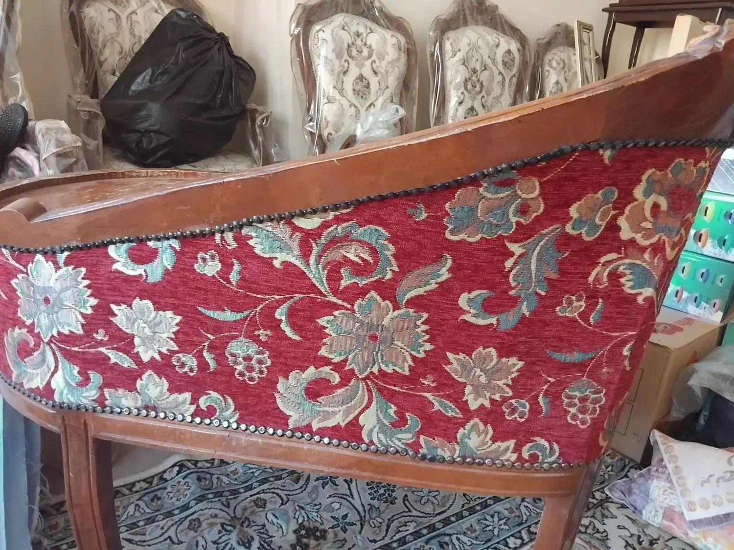 میز تلفن|میز تلفن|شیراز, مبعث|دیوار