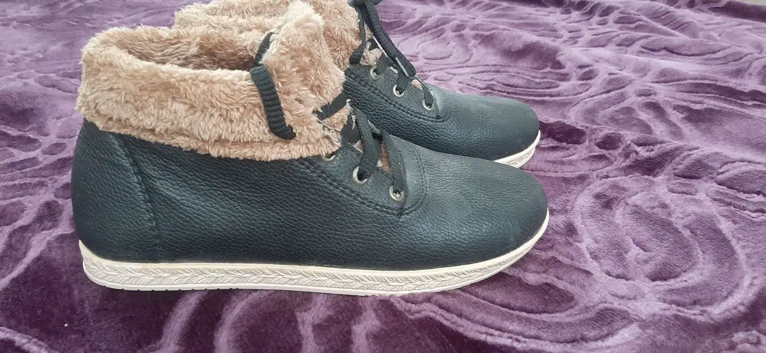 کفش|کیف، کفش، کمربند|بجنورد, |دیوار