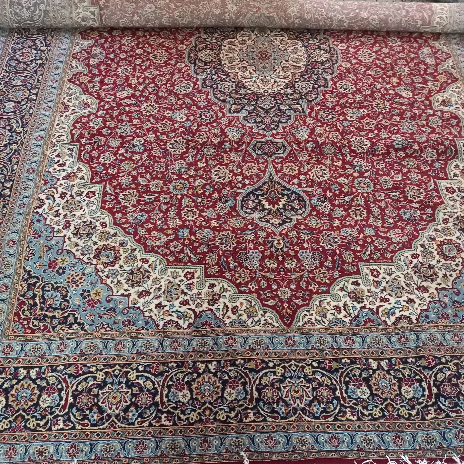 سه عدد فرش لاکی|فرش|گنبد کاووس, |دیوار