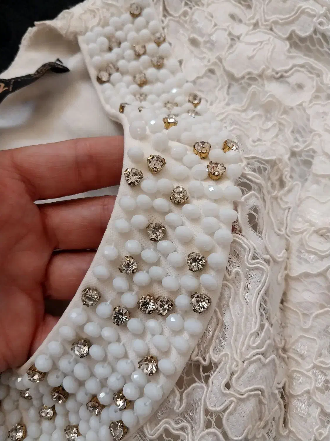 لباس مجلسی|لباس|تربت‌حیدریه, منظر|دیوار