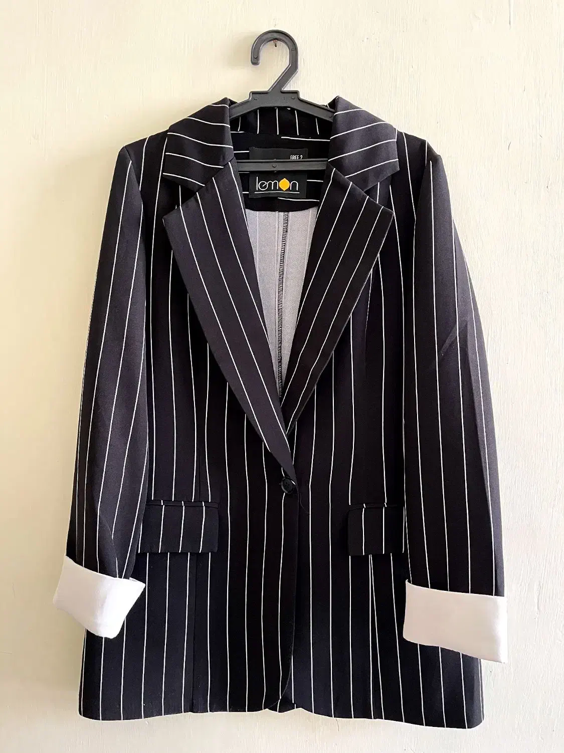 مانتو|لباس|مشهد, طبرسی شمالی|دیوار