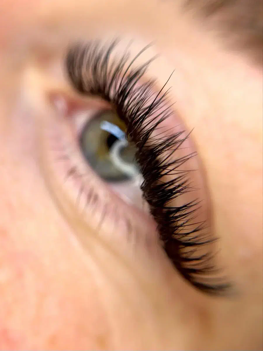 کاشت مژه/لیفت و لمینیت مژه و ابرو|خدمات آرایشگری و زیبایی|ماهدشت, |دیوار