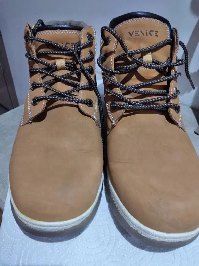 نیم بوت|کیف، کفش، کمربند|گرمدره, |دیوار