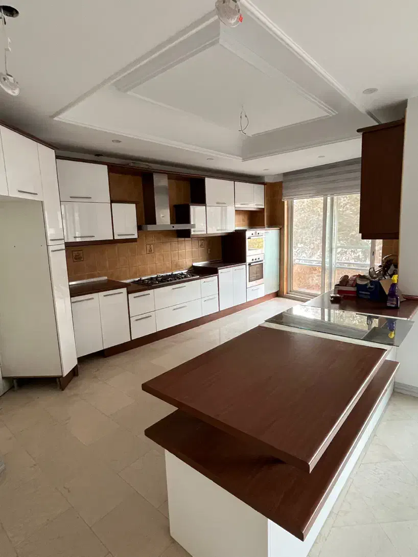 فرشته/ ۲۰۰ متر/ تک واحدی ۲ پارکینگ