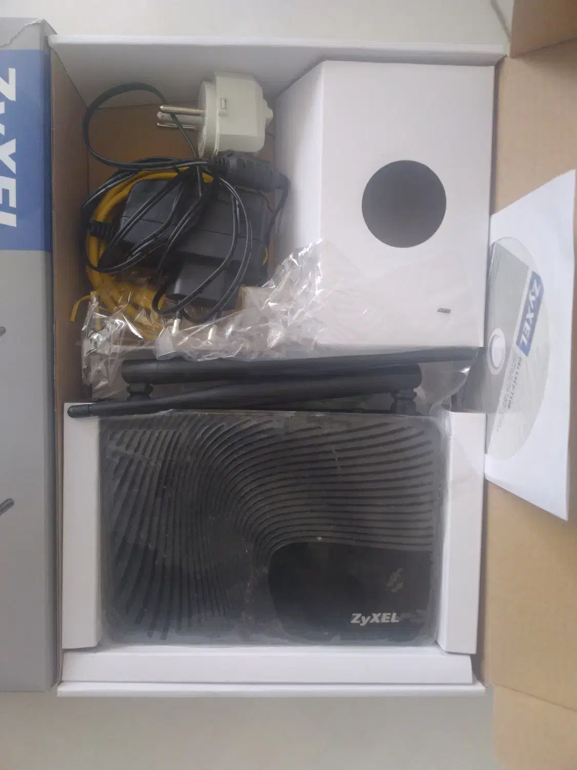 مودم  adsl وایرلس zyxel دو آنتنه|مودم و تجهیزات شبکه|سنندج, |دیوار