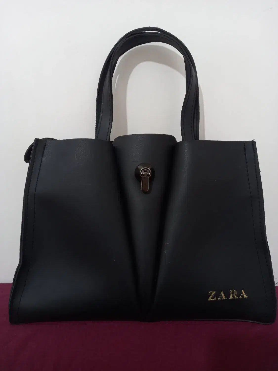 کیف|کیف، کفش، کمربند|دورود, |دیوار