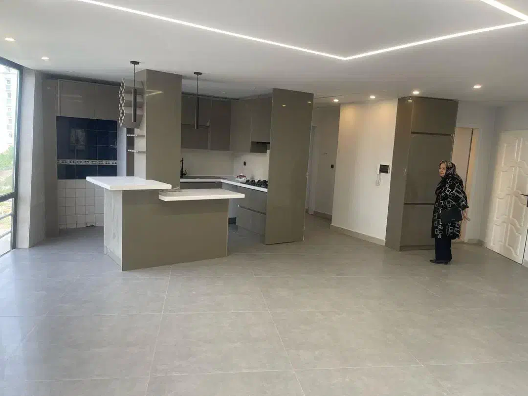 ۱۰۰متر ۲ خواب  فراز خیابان بیدار