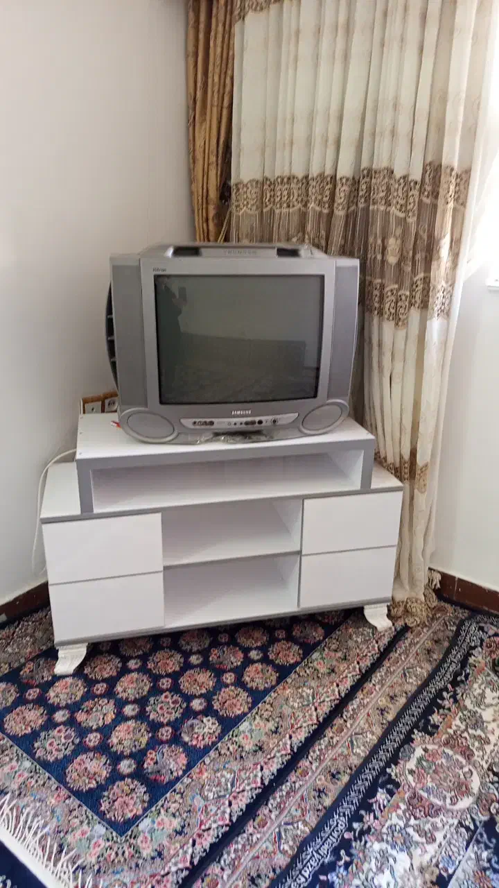 تلویزیون و میز تلویزیون|تلویزیون و پروژکتور|کوهدشت, |دیوار