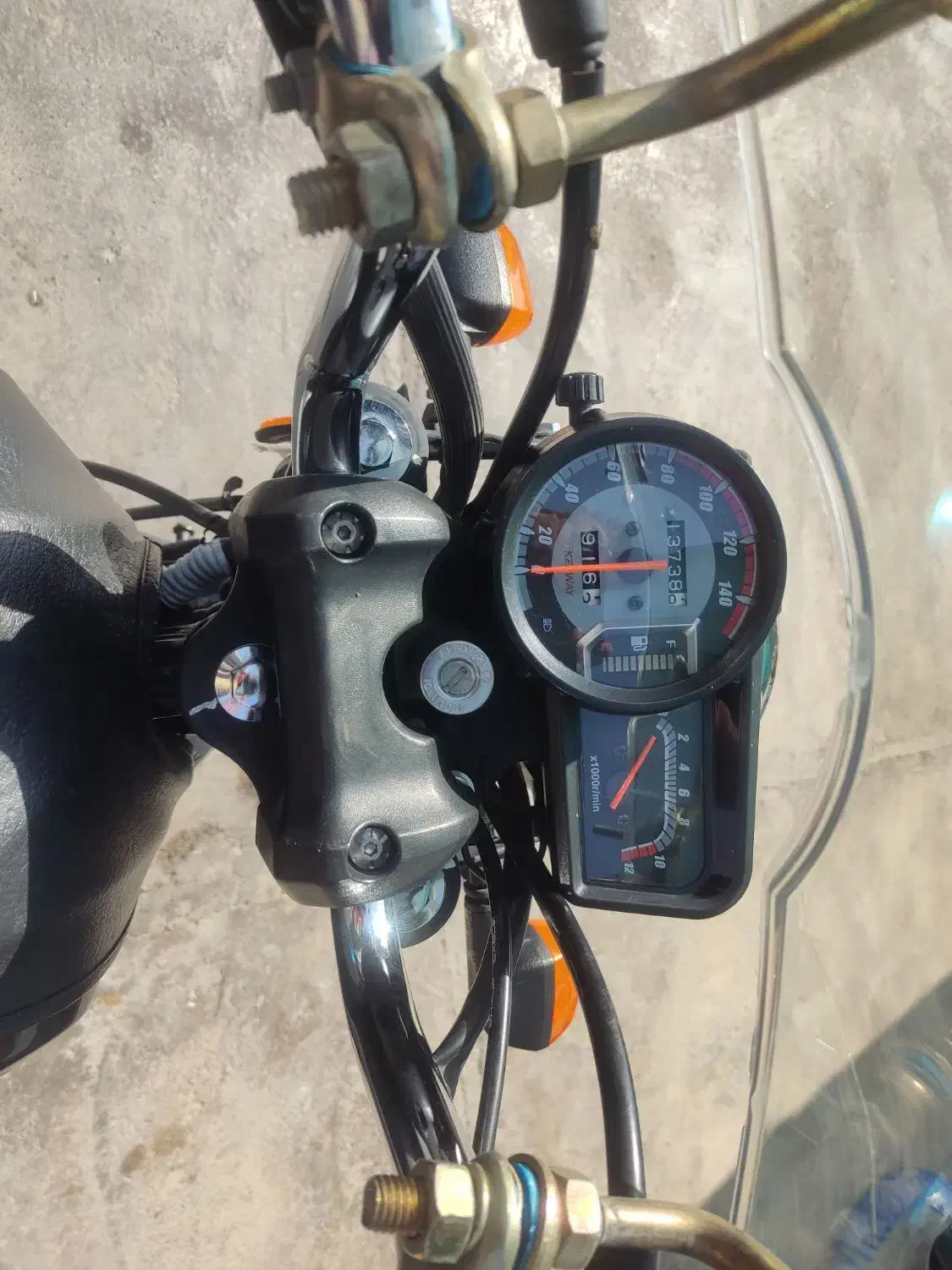 موتور کی وی|موتورسیکلت|میبد, |دیوار