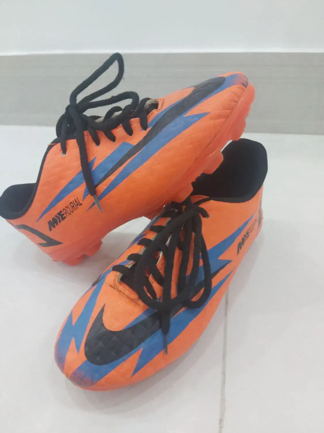 کفش|کیف، کفش، کمربند|فارسان, |دیوار