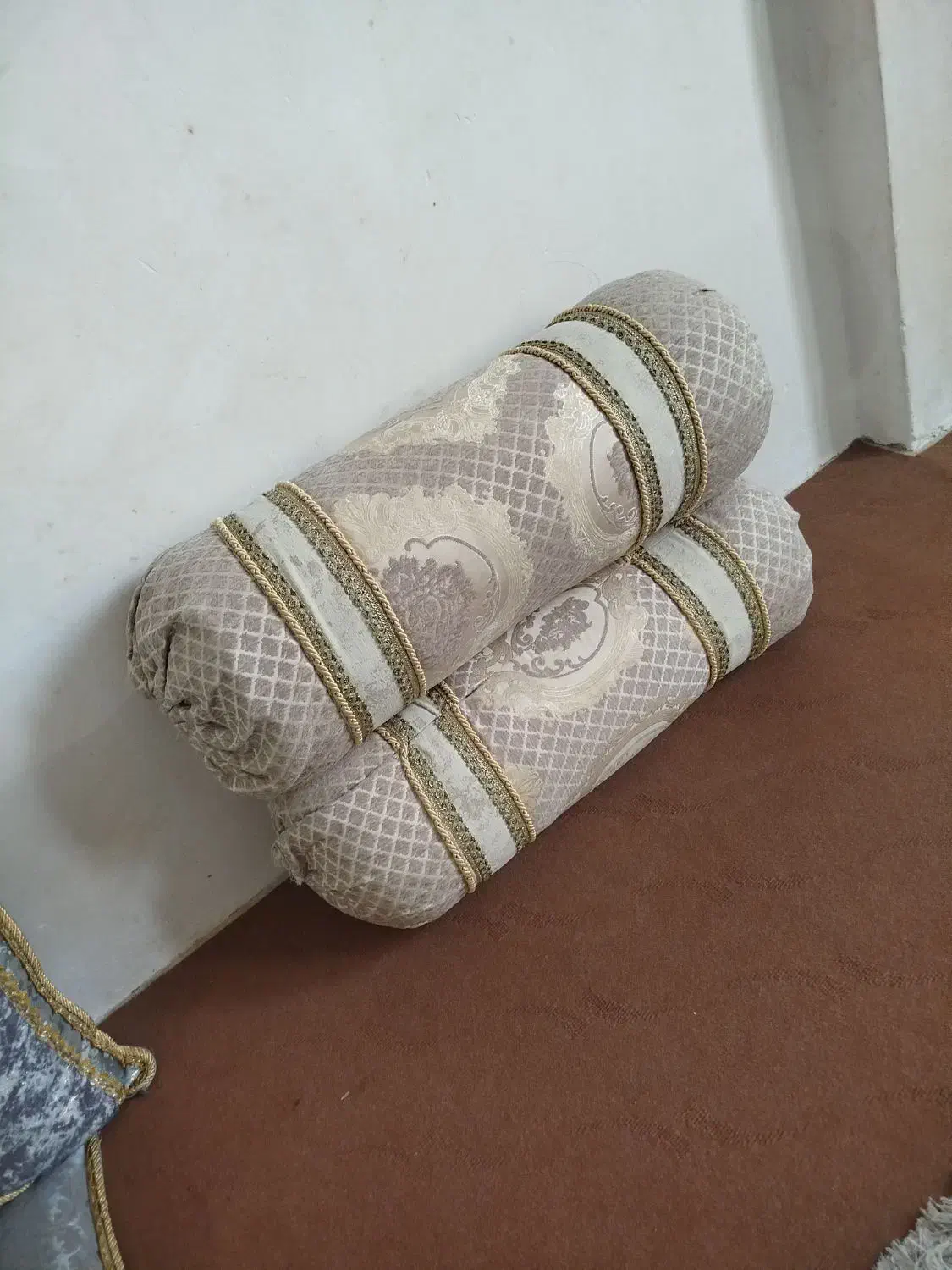 بالشت لوله ای|رختخواب، بالش، پتو|زاهدان, |دیوار