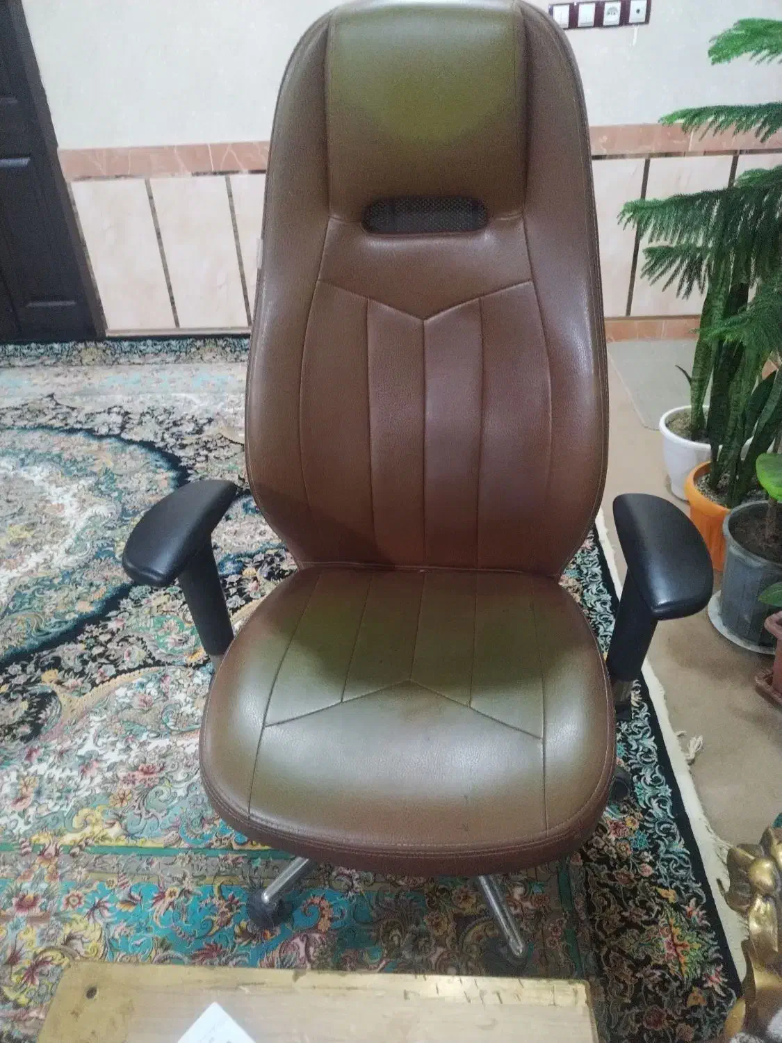 صندلی اداره ای|صندلی و نیمکت|پارس‌آباد, |دیوار